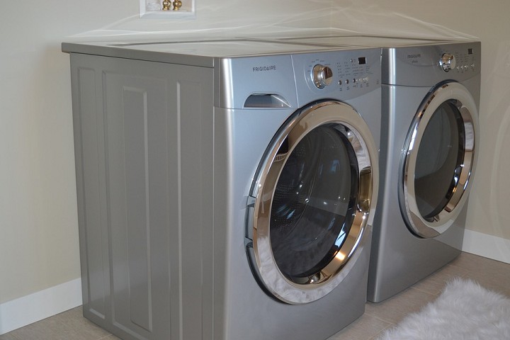 洗衣机脱水电机必须接电容吗