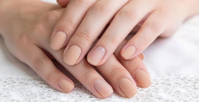 短指甲女生必看！甜美高级的可爱系磨砂美甲推荐