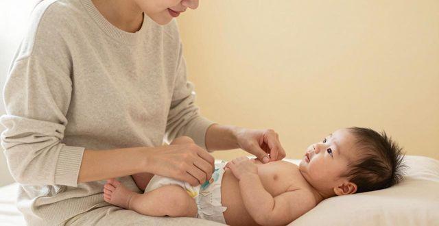 婴儿日常护理常识换尿布_婴儿护理换尿布视频_常识护理婴儿日常换尿布的方法